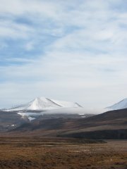 Tundra, Geröll, Wolke, Schnee: Spitzbergen!