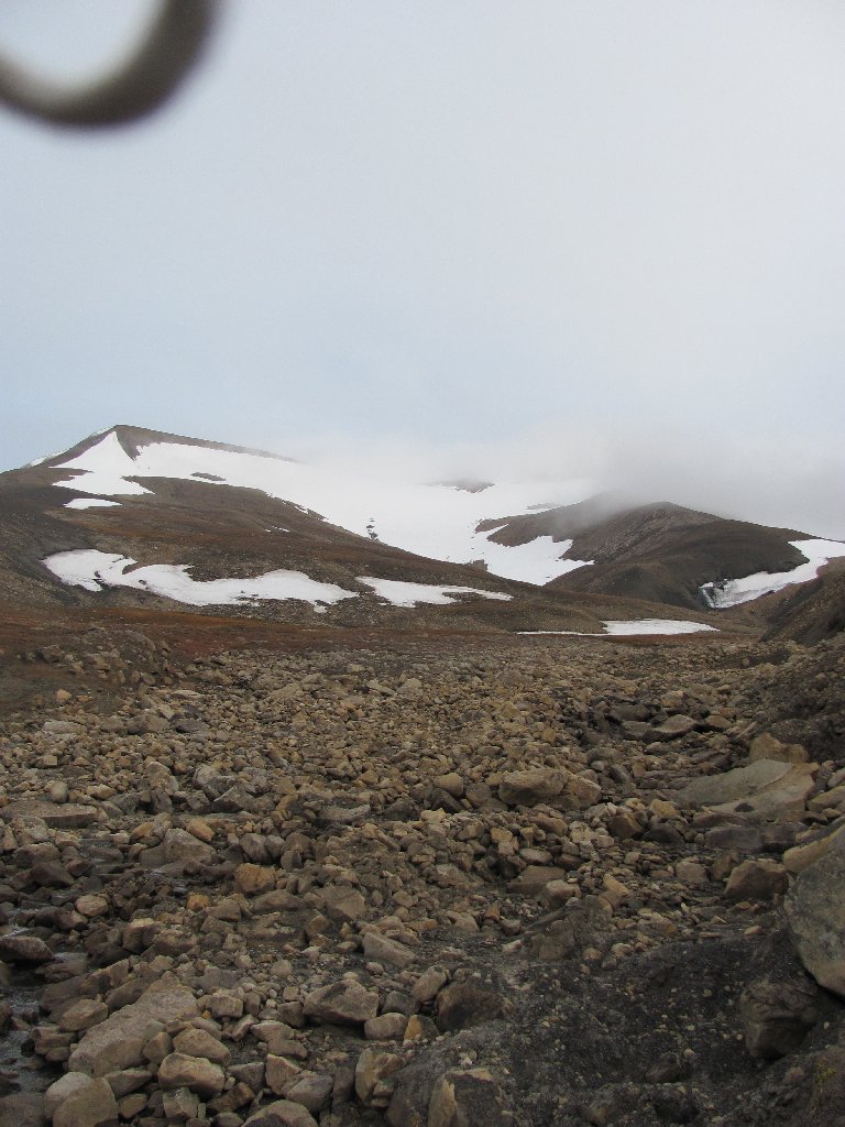 Der Kringel links oben gehört nicht zu Spitzbergen sondern zum Fotografen ;)