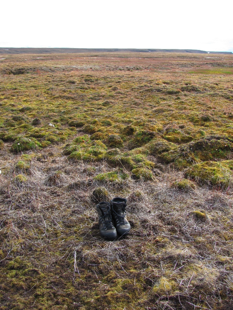 Nach der Durchquerung kann wieder auf Wanderschuhe umgestiegen werden