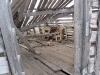 Blick in die verfallene Hütte der ersten Mine Spitzbergens