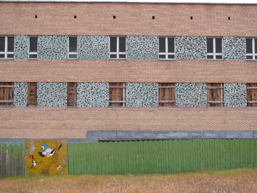 Pyramiden hatte Schule und Kindergarten unter einem Dach